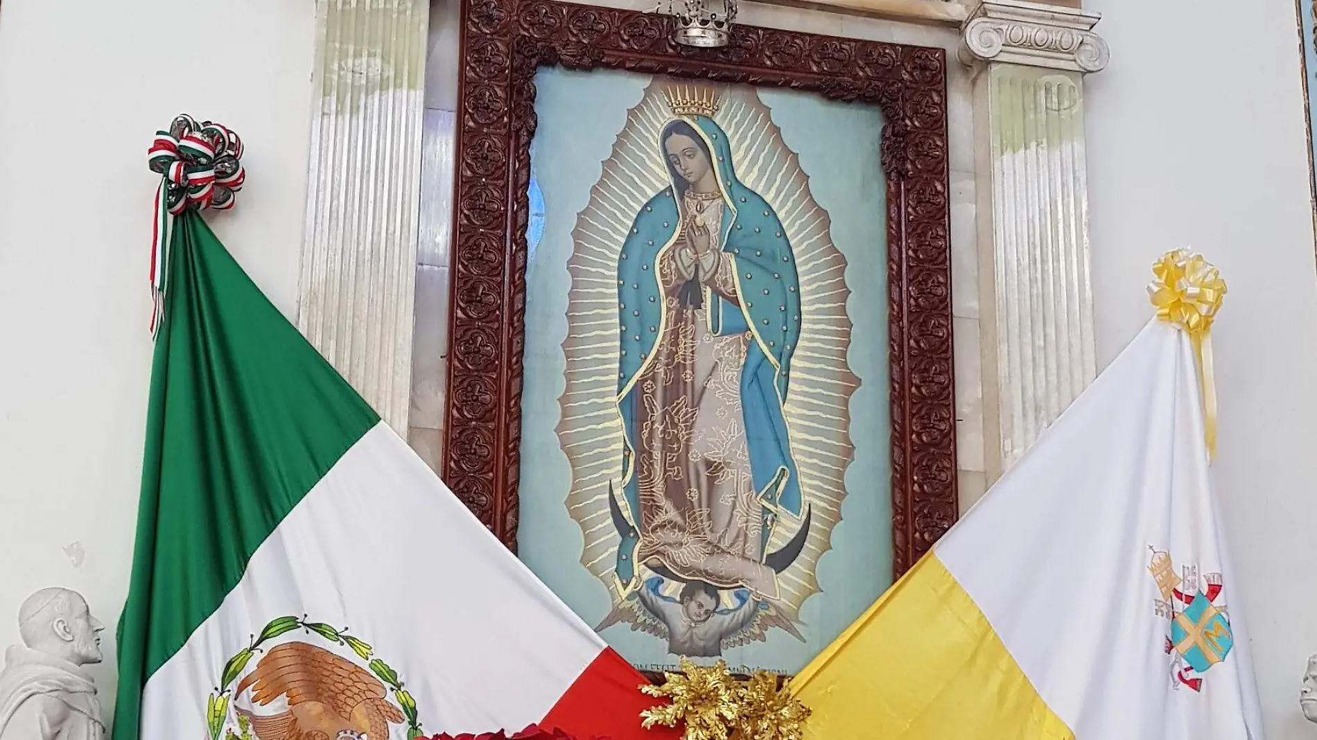 Altar de la Virgen de Guadalupe en la Catedral de Chilpo